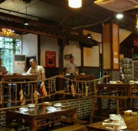经历过二次装修,这家店成功转型!