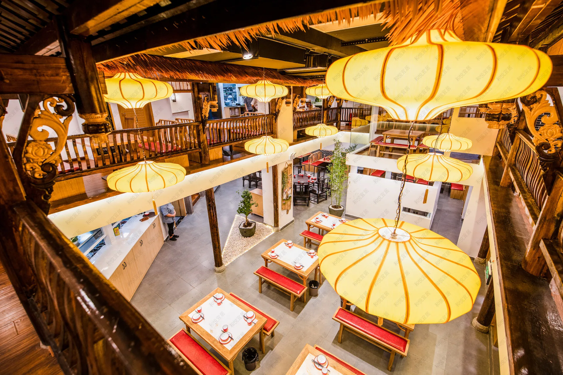 经历过二次装修,这家店成功转型!
